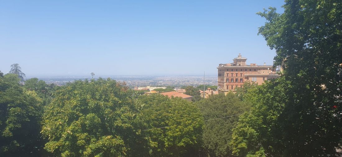 FRASCATI - TRILOCALE CON TERRAZZO FRONTE VILLA SCIARRA CON TERRAZZO