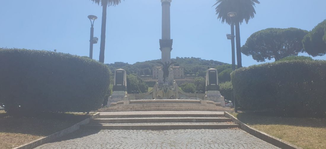 FRASCATI - TRILOCALE CON TERRAZZO FRONTE VILLA SCIARRA CON TERRAZZO