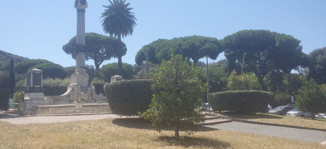 FRASCATI - TRILOCALE CON TERRAZZO FRONTE VILLA SCIARRA CON TERRAZZO