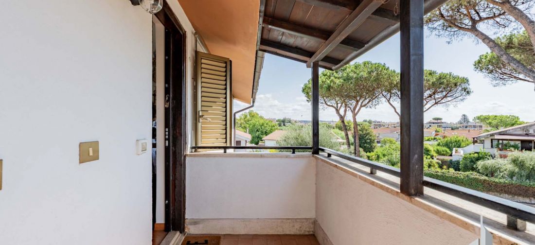 CERVETERI - ZONA TYRSENIA - BILOCALE SOPPALCATO CON AMPIO TERRAZZO