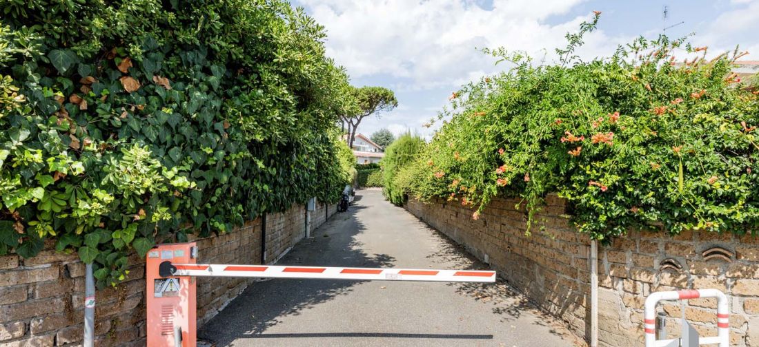 CERVETERI - ZONA TYRSENIA - BILOCALE SOPPALCATO CON AMPIO TERRAZZO
