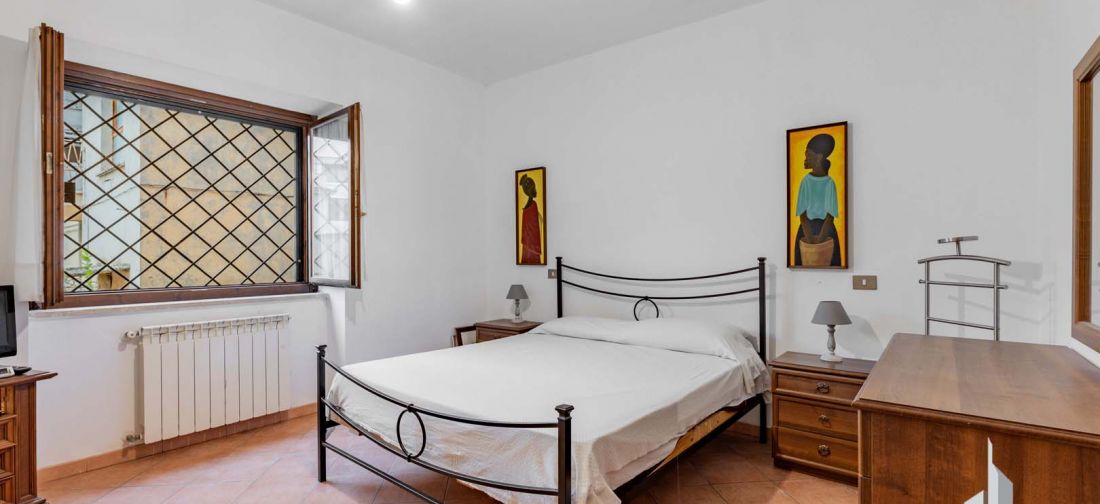 CERVETERI - VIA DEI VILLINI - BILOCALE PIANO TERRA CON POSTO AUTO E CANTINA - ACCESSO INDIPENDENTE