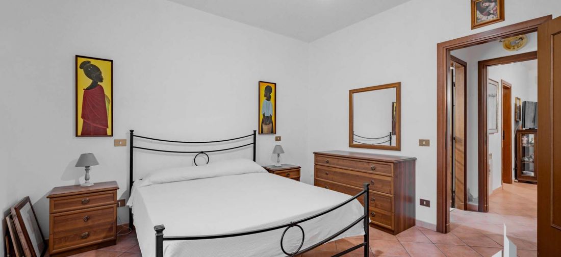 CERVETERI - VIA DEI VILLINI - BILOCALE PIANO TERRA CON POSTO AUTO E CANTINA - ACCESSO INDIPENDENTE