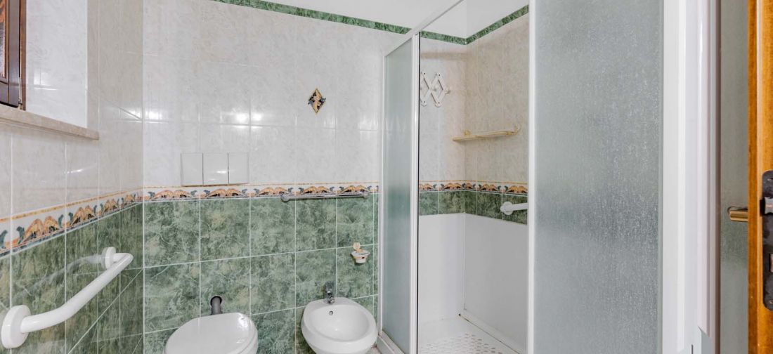 CERVETERI - VIA DEI VILLINI - BILOCALE PIANO TERRA CON POSTO AUTO E CANTINA - ACCESSO INDIPENDENTE