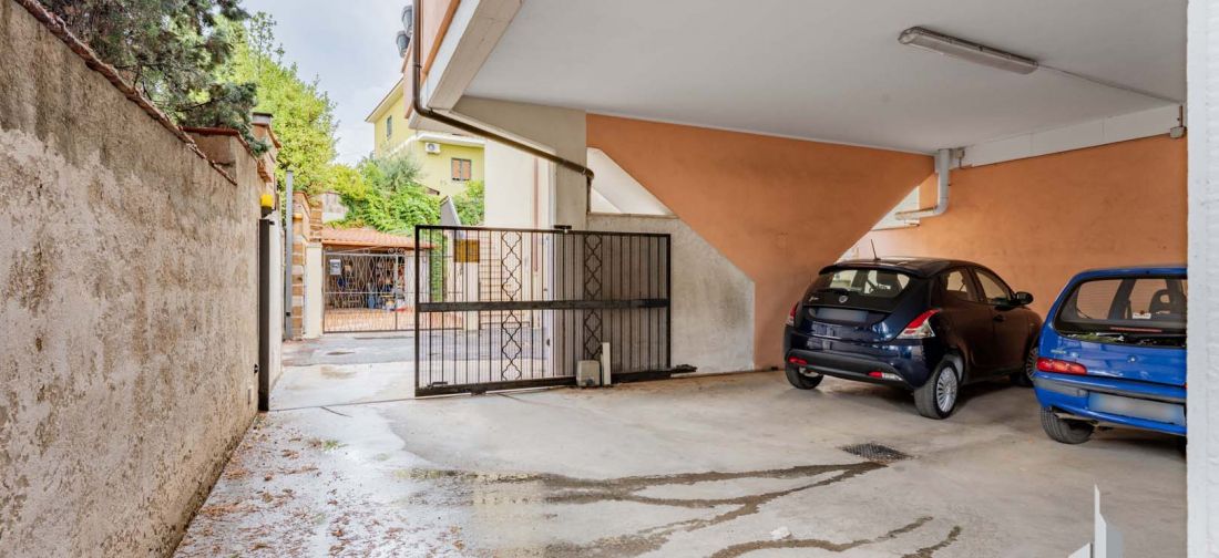 CERVETERI - VIA DEI VILLINI - BILOCALE PIANO TERRA CON POSTO AUTO E CANTINA - ACCESSO INDIPENDENTE