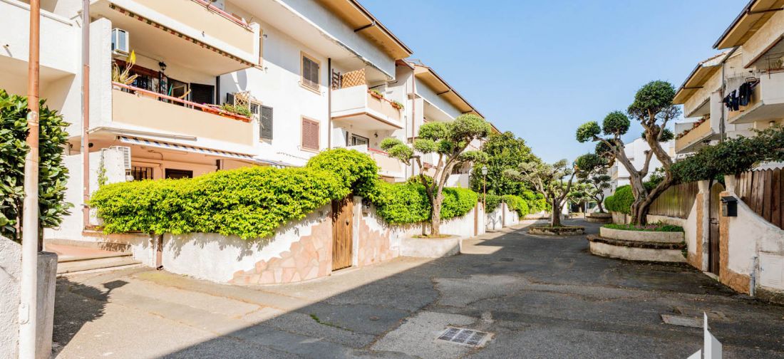 CERENOVA CENTRALISSIMO BILOCALE RISTRUTTURATO CON POSTO AUTO E PISCINA